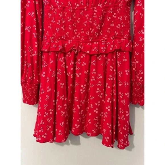 Finders Keepers‎ Frida Dress Women’s Size XS Red Ditsy Doo Smocked Floral Mini - Picture 8 of 14